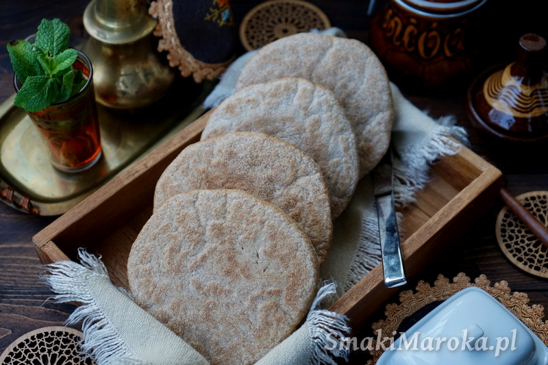 chleb z patelni, chleb pełnoziarnisty, prosty przepis, kuchnia marokańska 