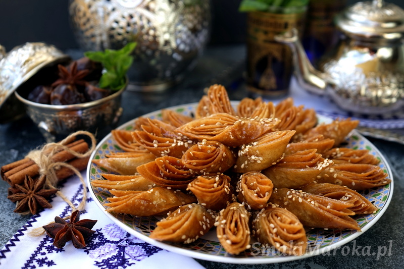 kuchnia marokańska, marokańskie ciasteczka, przepisy na ramadan, ramadanowe ciastka, ciasteczka smażone, karnawał przepisy, kuchnia arabska, arabskie ciastka