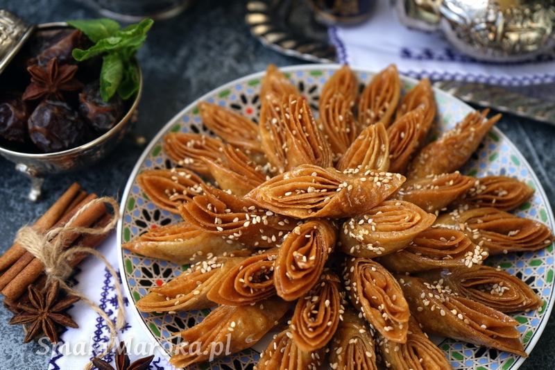 kuchnia marokańska, marokańskie ciasteczka, przepisy na ramadan, ramadanowe ciastka, ciasteczka smażone, karnawał przepisy, kuchnia arabska, arabskie ciastka 