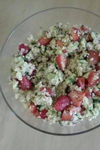 Sałatka z kuskusem i truskawkami w wykonaniu Dagmary