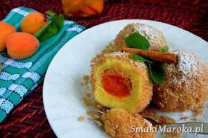 Austriackie knedle z morelami w słodkiej posypce